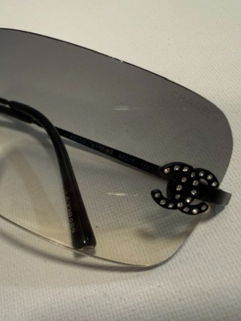 Vintage CHANEL 4037 C170/8G Rimless Shield Sunglasses Gray Gradient CC Crystal